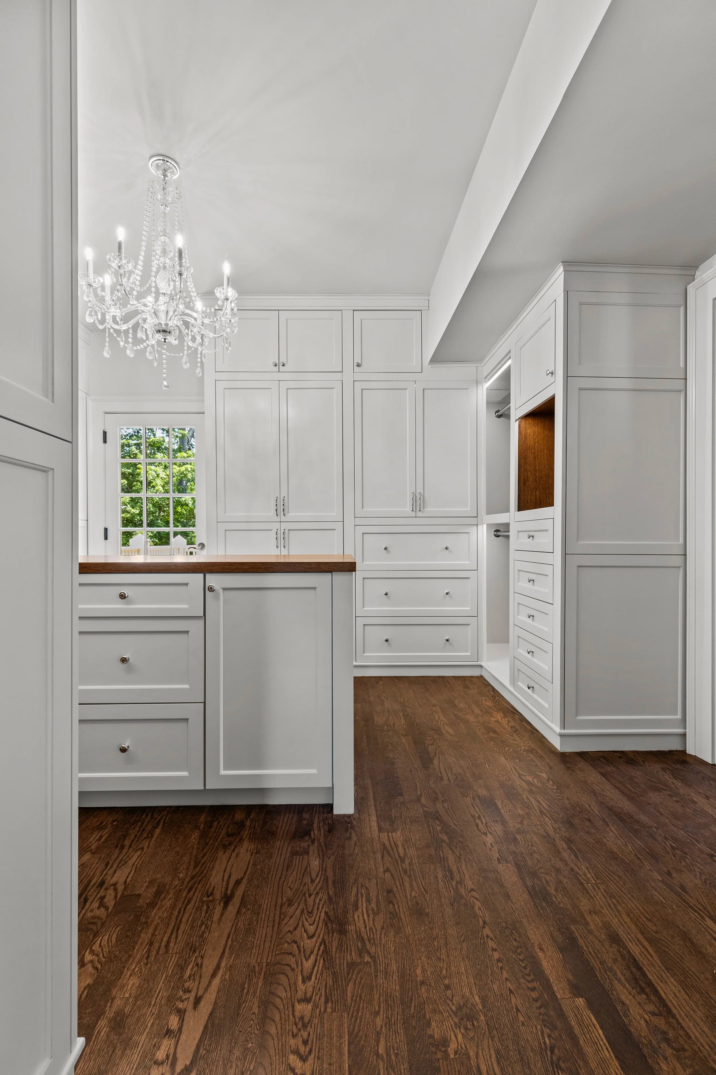 Beverly Remodel bedroom and bathroom — luxury custom home in Charlotte, NC