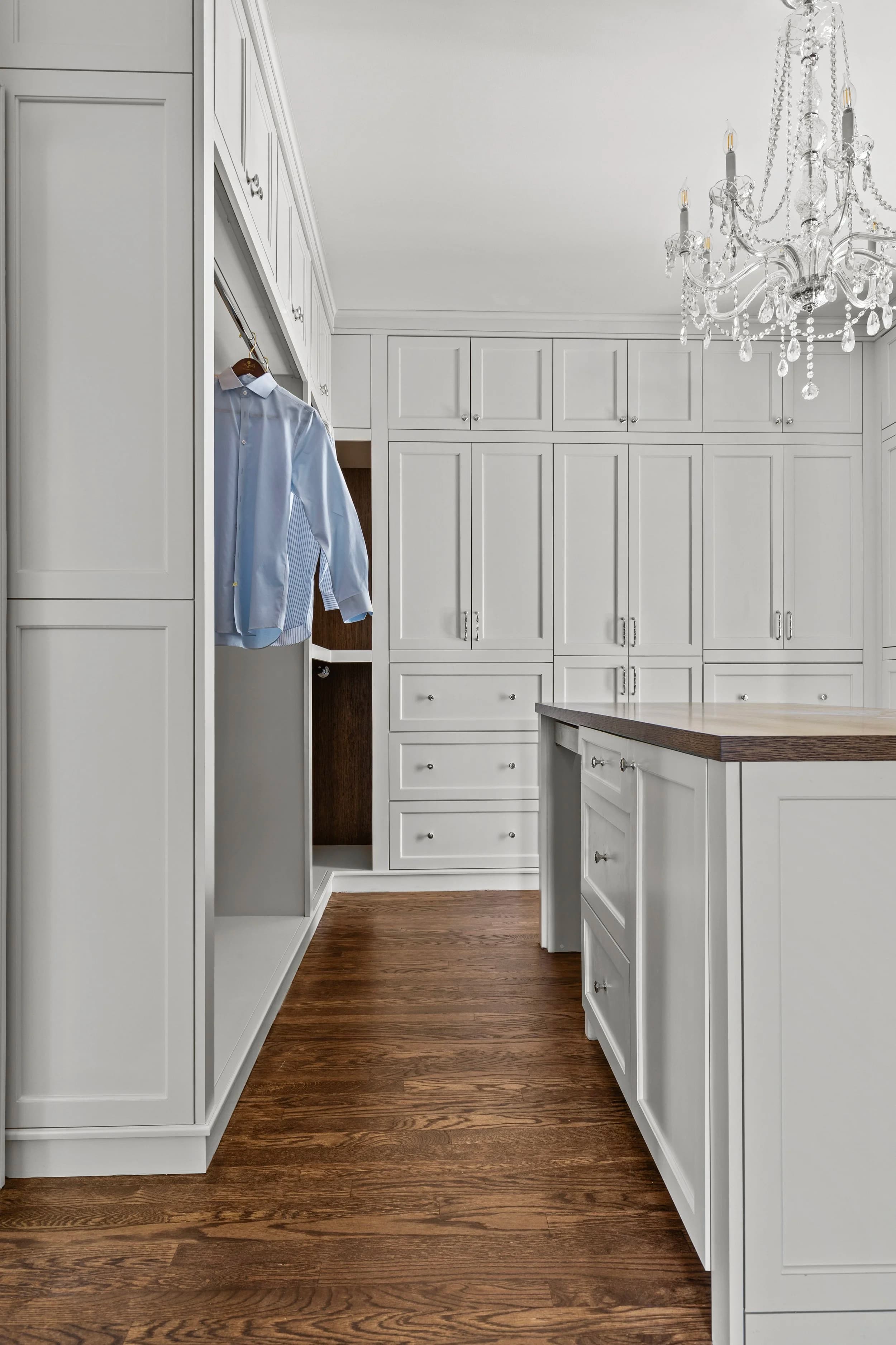 Beverly Remodel bedroom and bathroom — luxury custom home in Charlotte, NC
