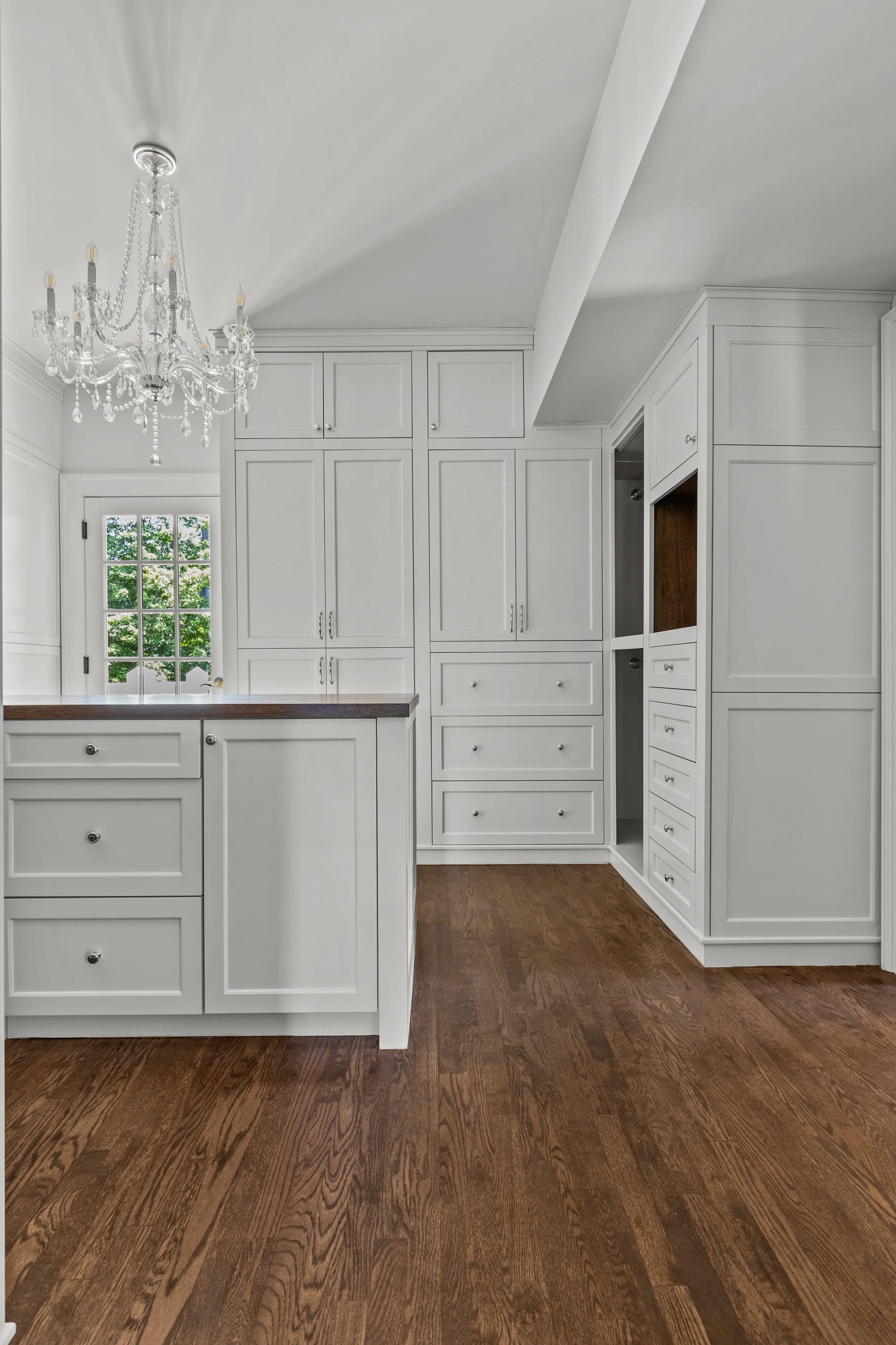 Beverly Remodel bedroom and bathroom — luxury custom home in Charlotte, NC