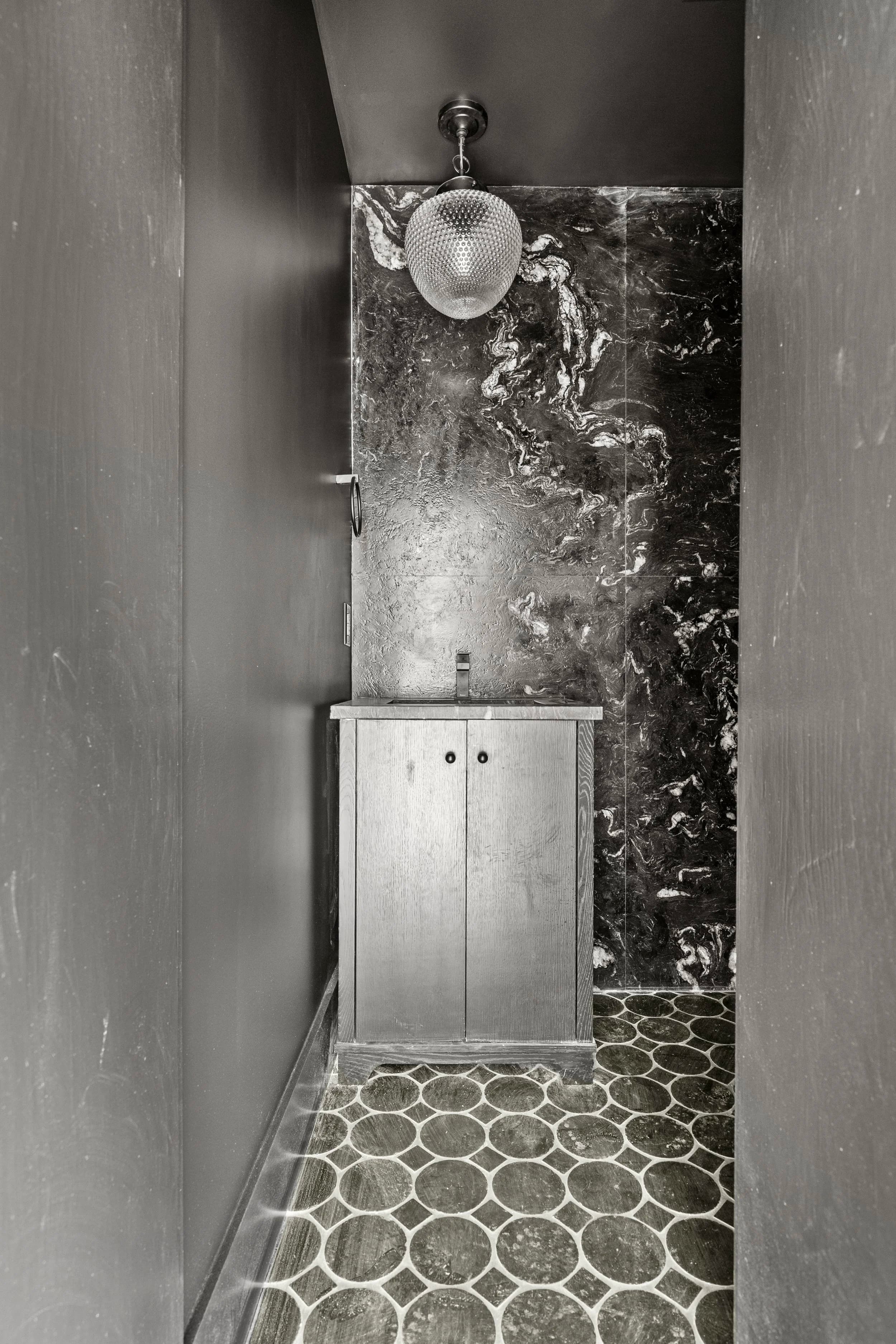 Beverly Remodel bedroom and bathroom — luxury custom home in Charlotte, NC
