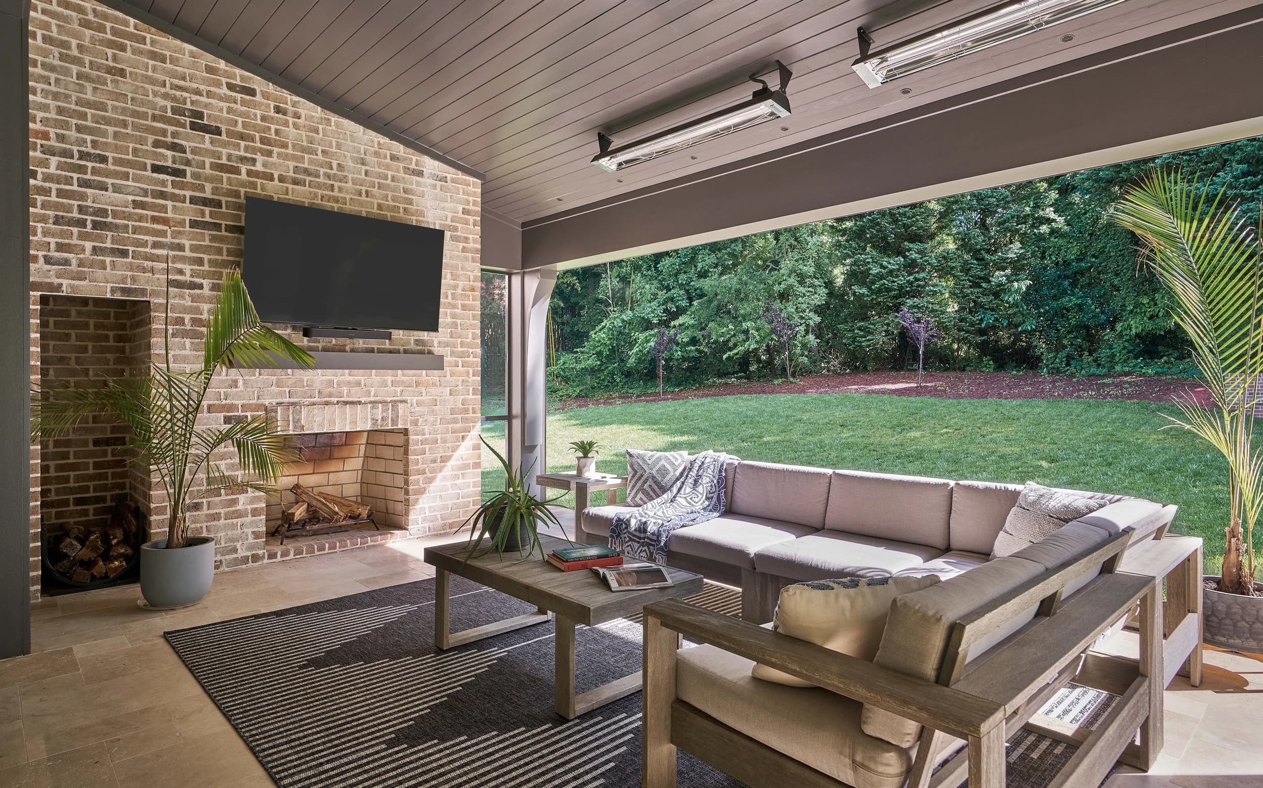 Byerly kitchen and living area — Royal Building Group custom home, Charlotte, NC
