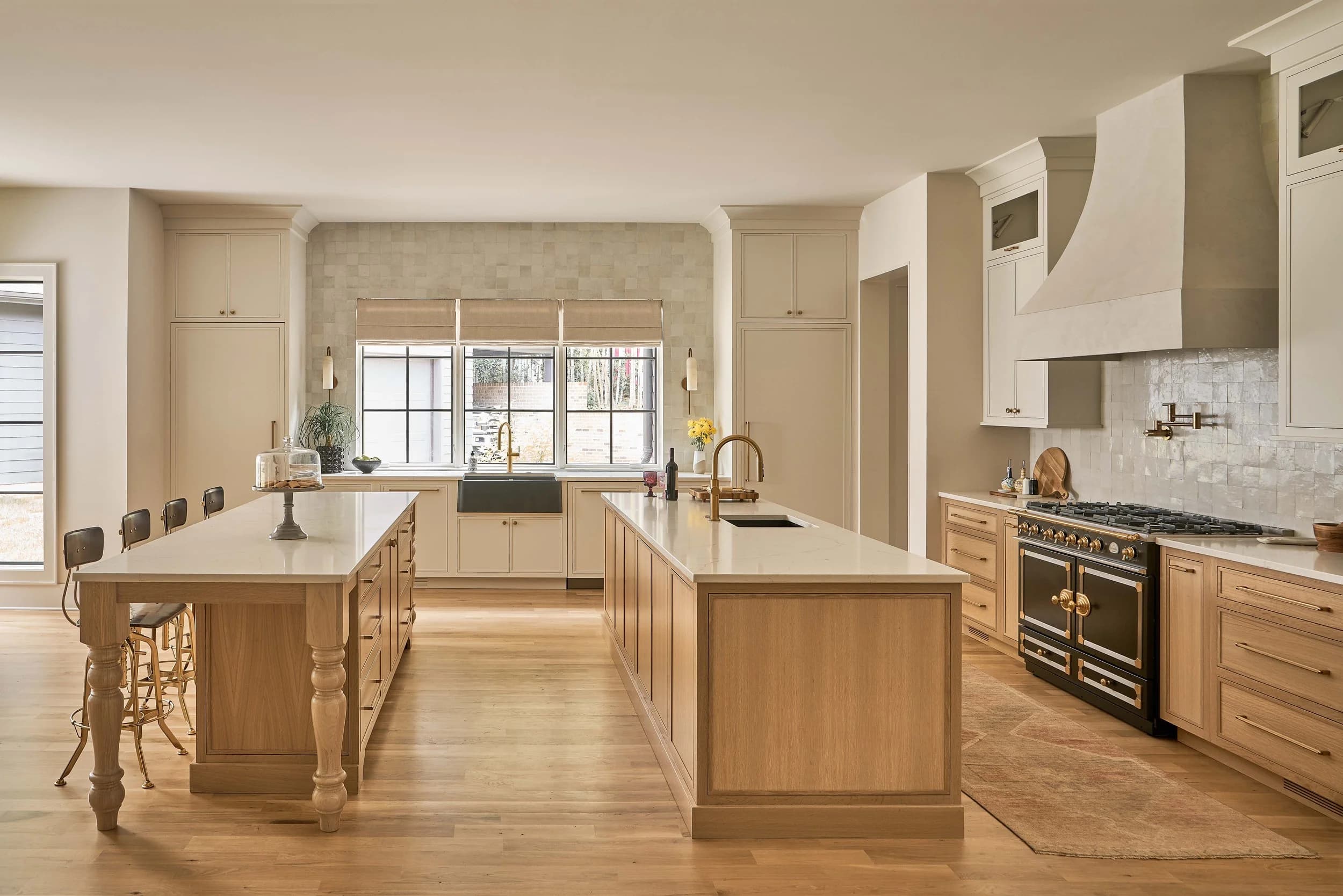 Byerly kitchen and living area — Royal Building Group custom home, Charlotte, NC