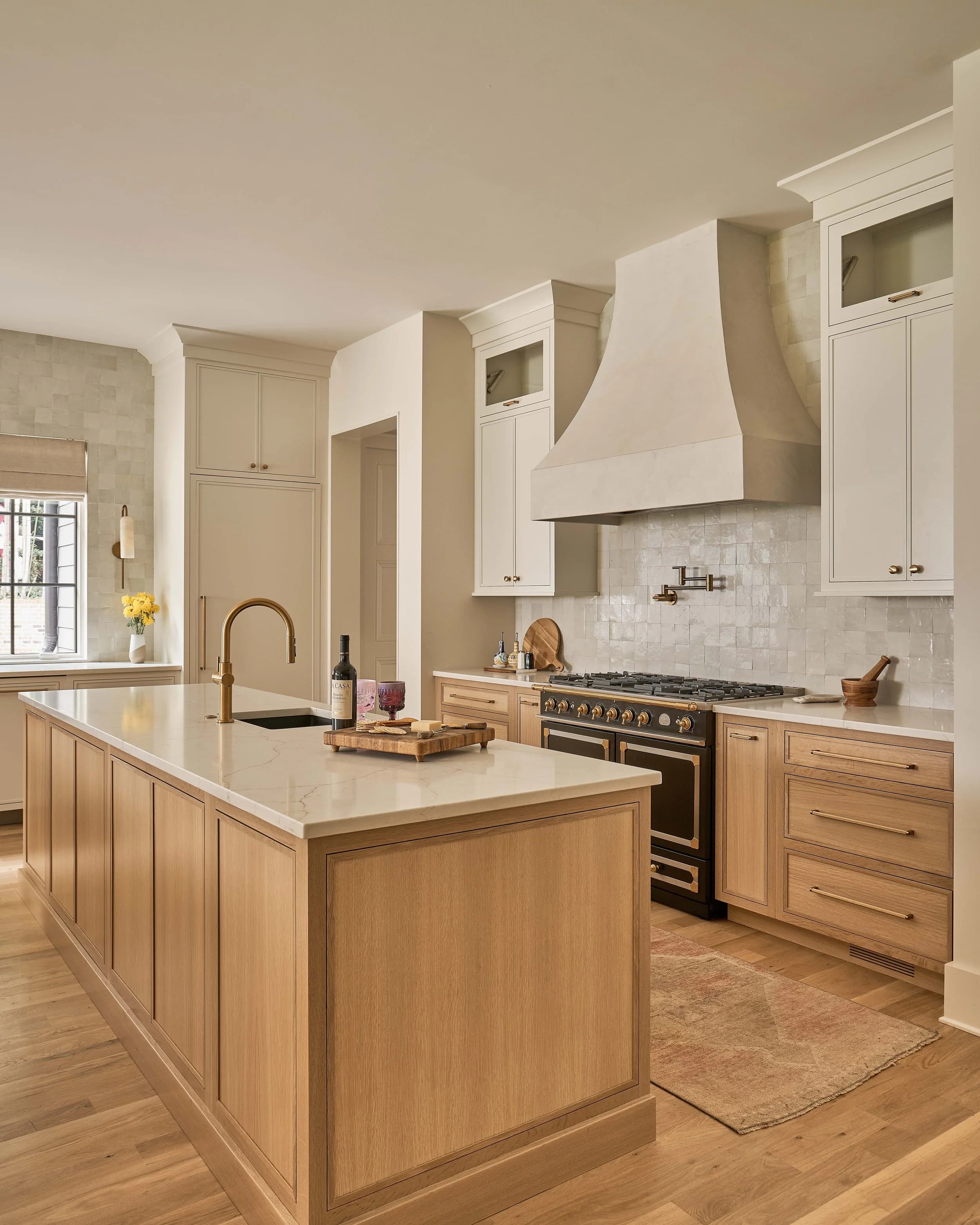 Byerly kitchen and living area — Royal Building Group custom home, Charlotte, NC