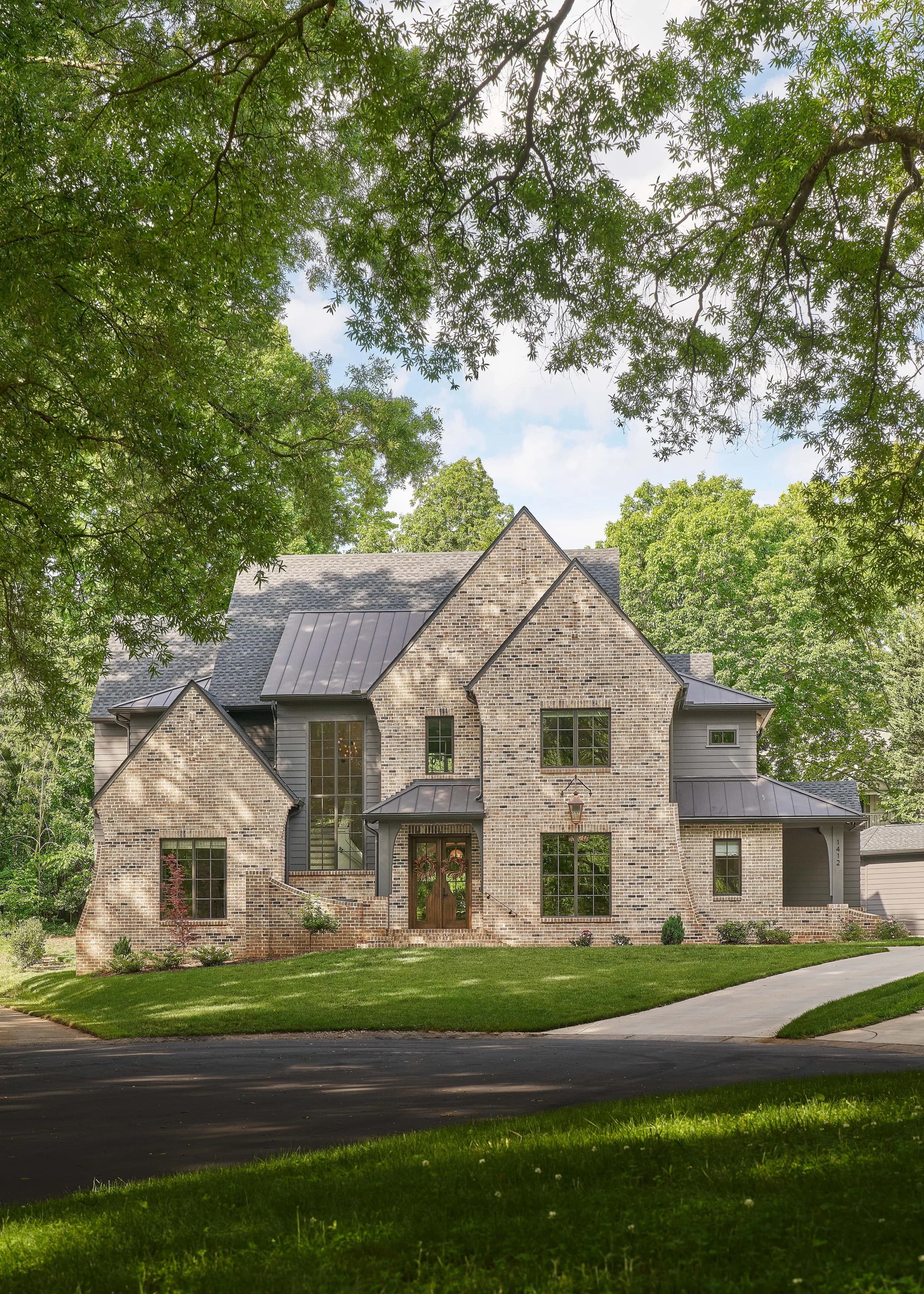 Byerly interior living space — custom luxury home in Charlotte, NC