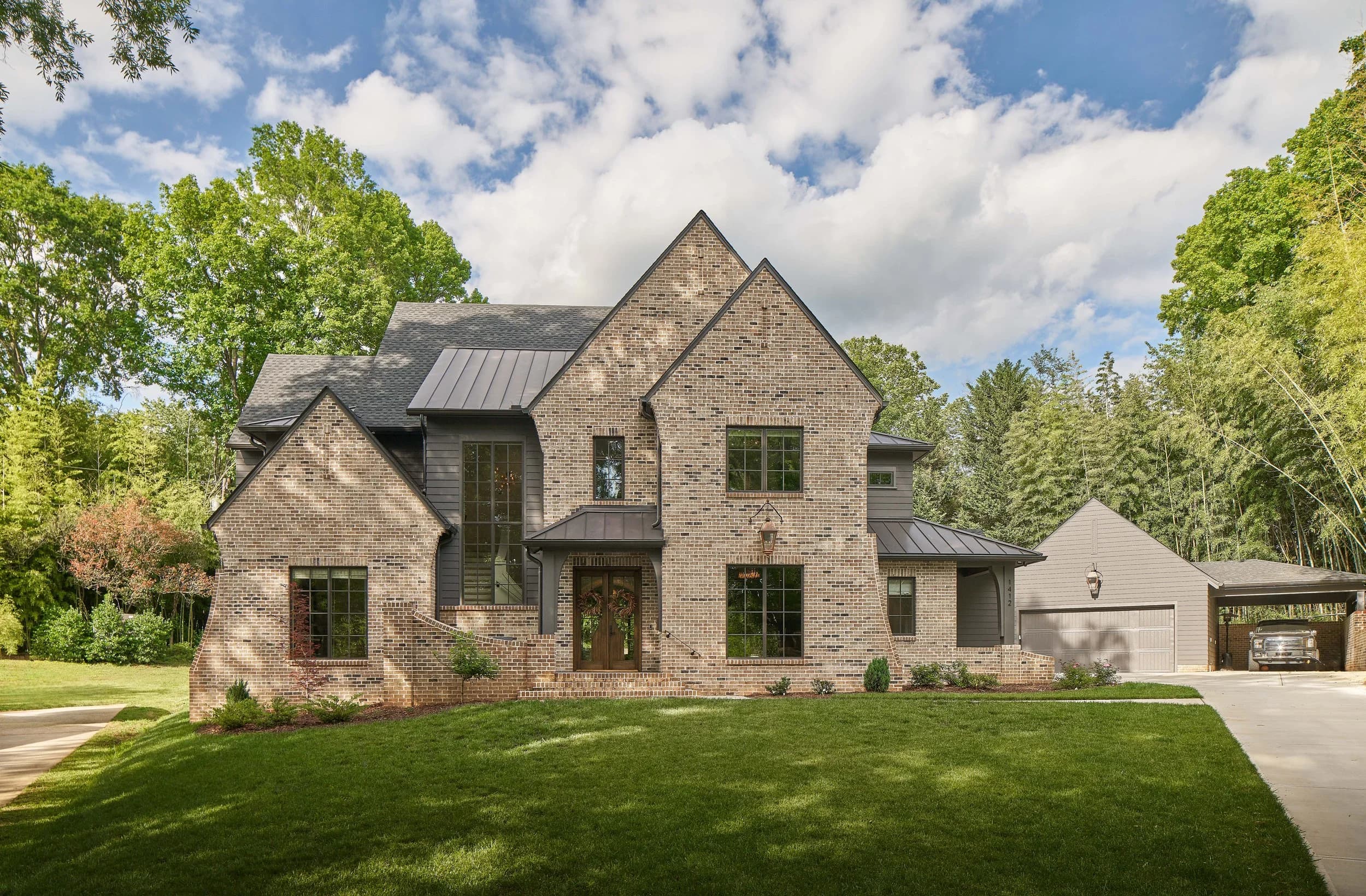 Byerly interior living space — custom luxury home in Charlotte, NC