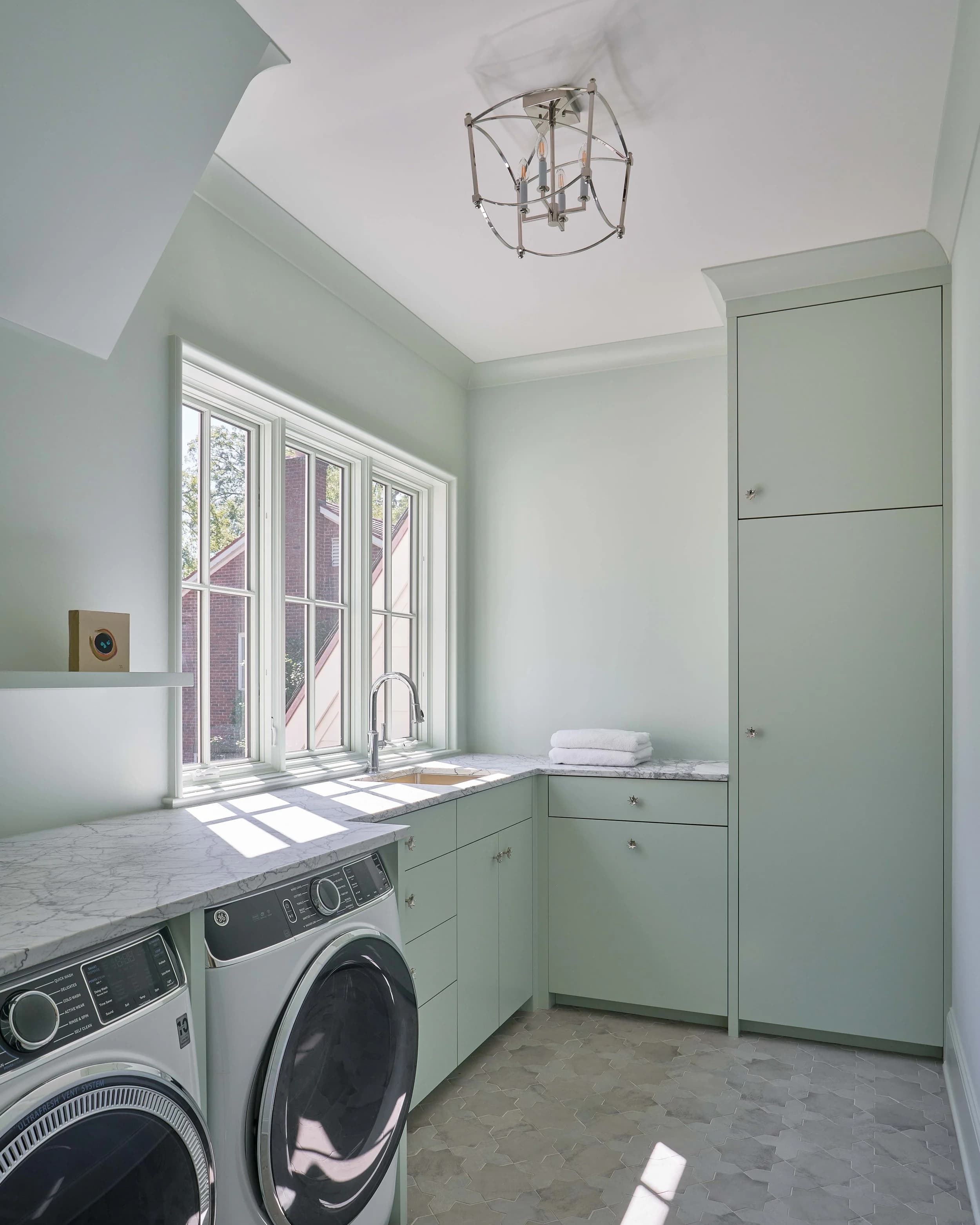Queens Road kitchen and living area — Royal Building Group custom home, Charlotte, NC